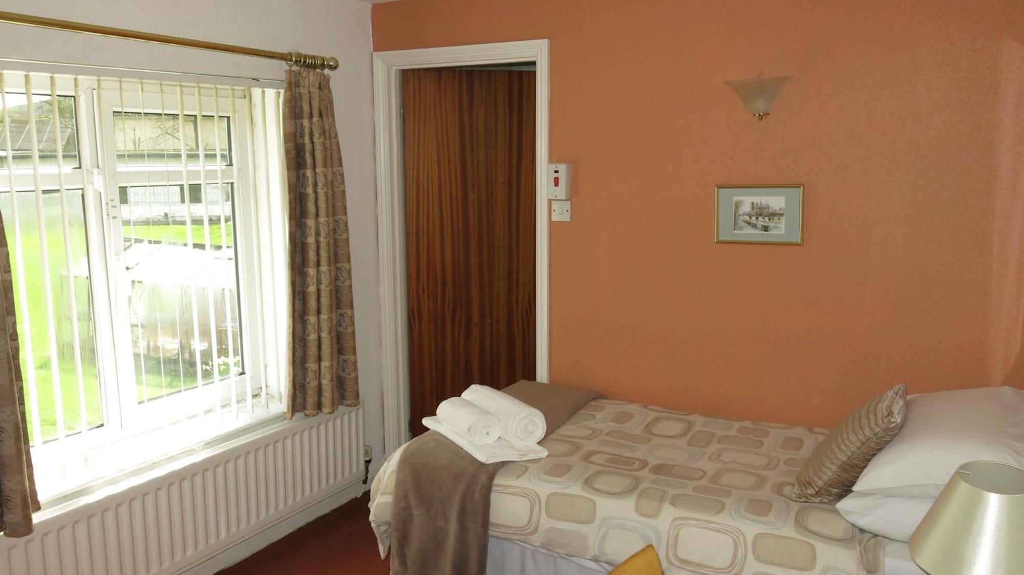 מרידן Broadwell Guest House חדר תמונה